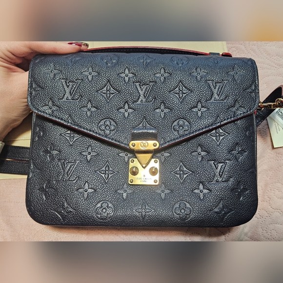 Authentic Louis Vuitton Pochette Metis Empreinte Marine Rouge - Picture 11 of 16